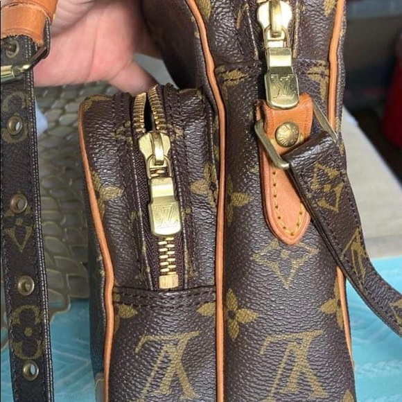 ❤️❤️SOLD❤️❤️Louis Vuitton Amazon mono crossbody - Picture 4 of 13